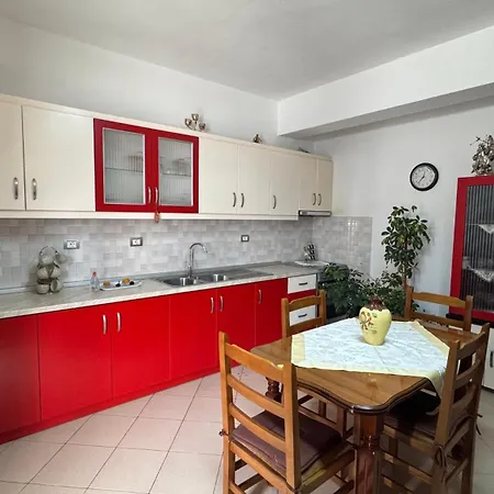 Maksi Apartment *